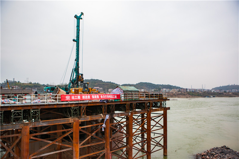 水下鉆孔80米，山河智能旋挖鉆機(jī)震撼施工場面