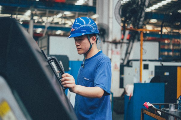 曾夢想當廚師，卻成數控車工大師
