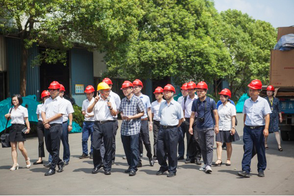 商務部合作司劉民強副司長一行調研山河智能