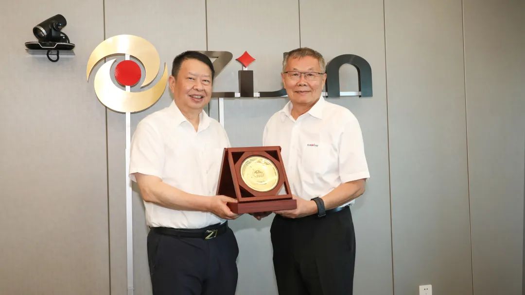 理想成就未來！何清華受邀赴世界500強企業紫金礦業集團作專題講座