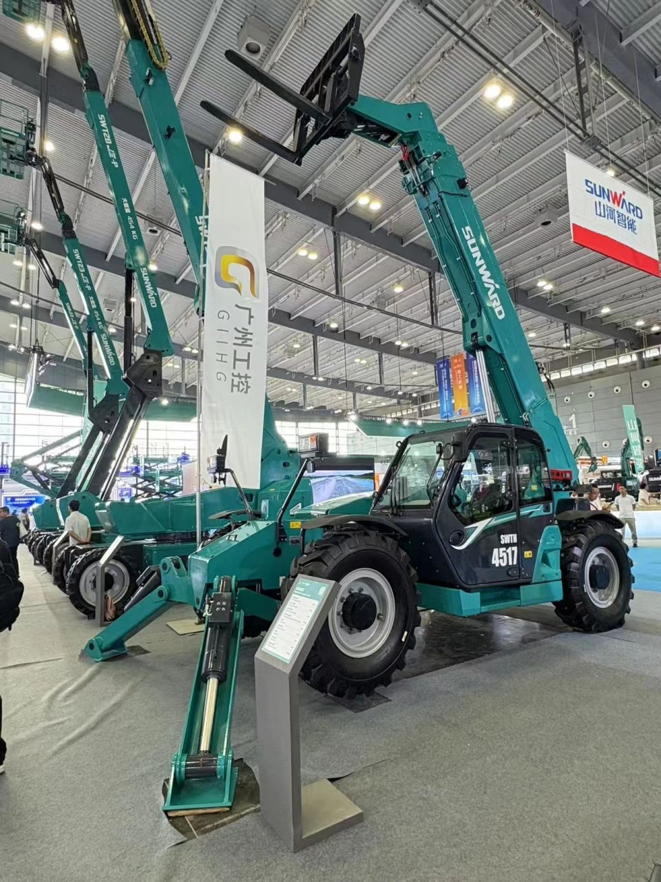 2025 CICEE | 變裝升級！新一代SWTH4517叉裝車硬核亮相長沙展